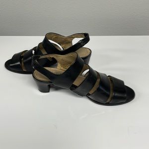 Enzo strappy, black sandals